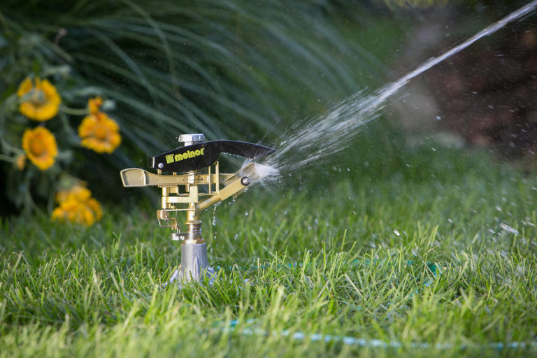 Metal Pulsating Sprinkler with Step Spike | Melnor, Inc.