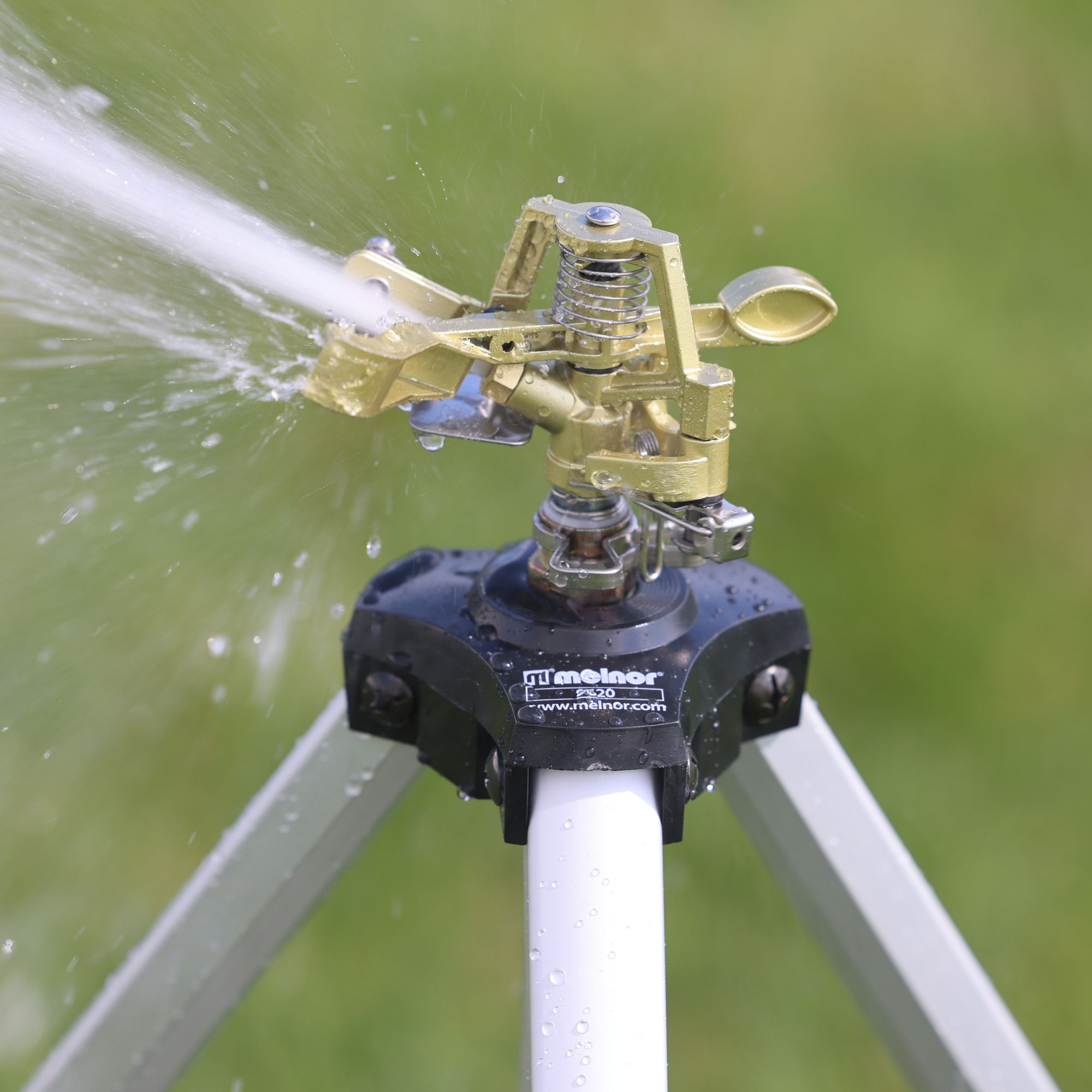 Metal Pulsating Sprinkler with Tripod – Melnor, Inc.