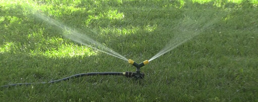 2-Arm Revolving Sprinkler with Metal Spike